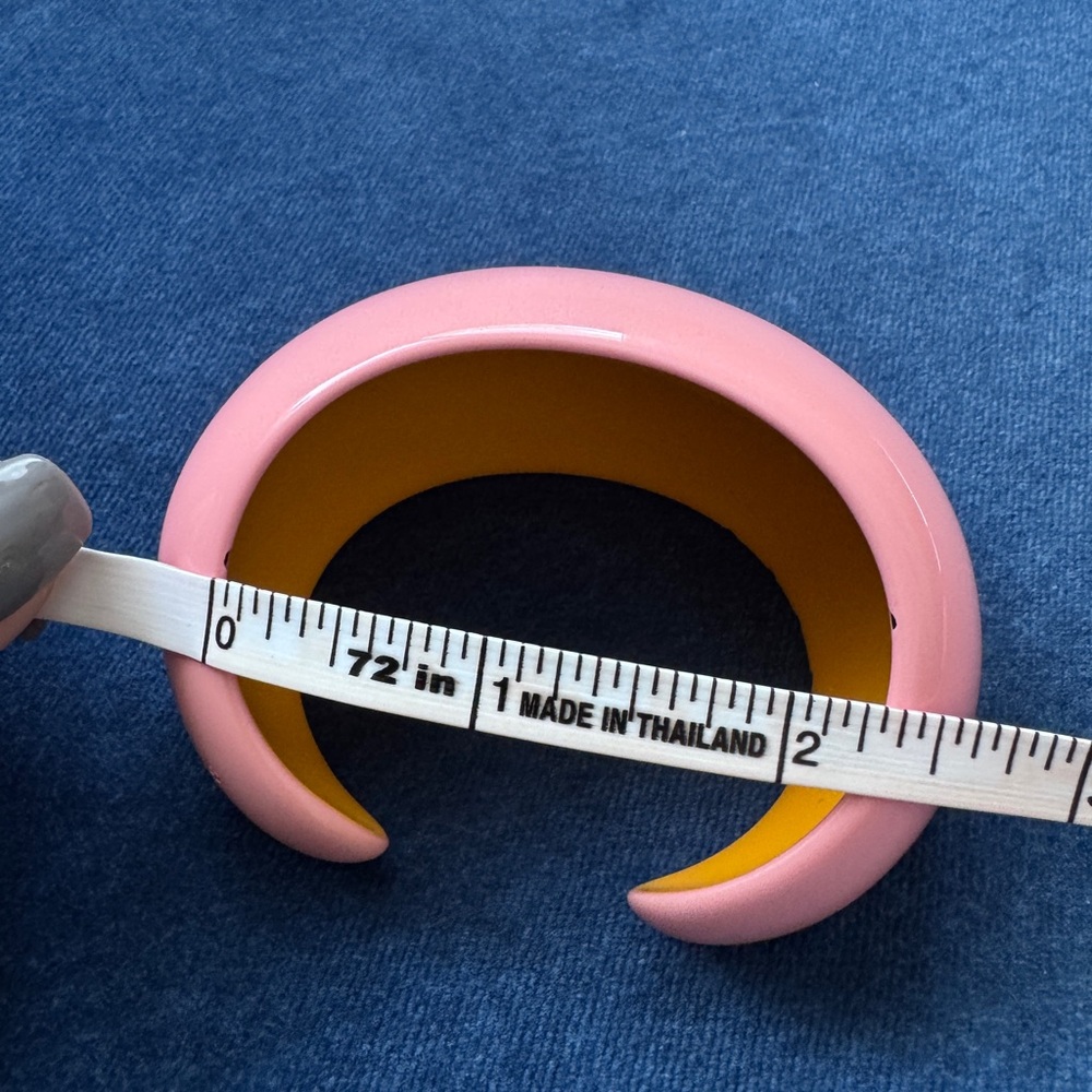 HERMES Bois‎ Laque Pink Lacquered
Wood Cuff Bracelet - Picture 8 of 9